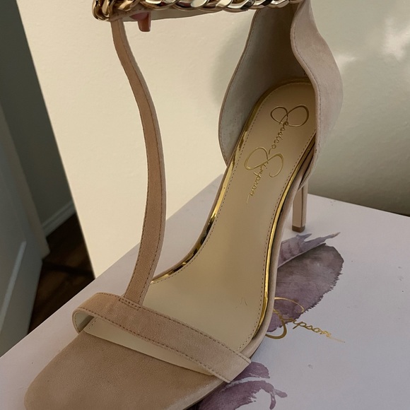 Jessica SimpsonWomen's Omesa T-Strap Chain Dress Sandals - Picture 4 of 5